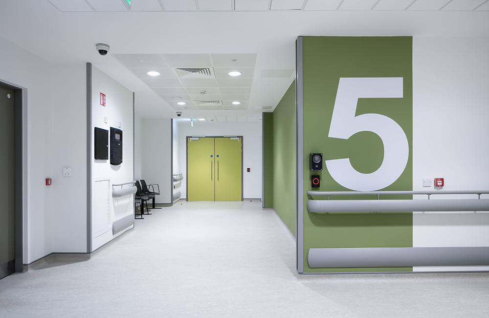 CS-Acrovyn-Mater-Misericordiae-University-Hospital-03